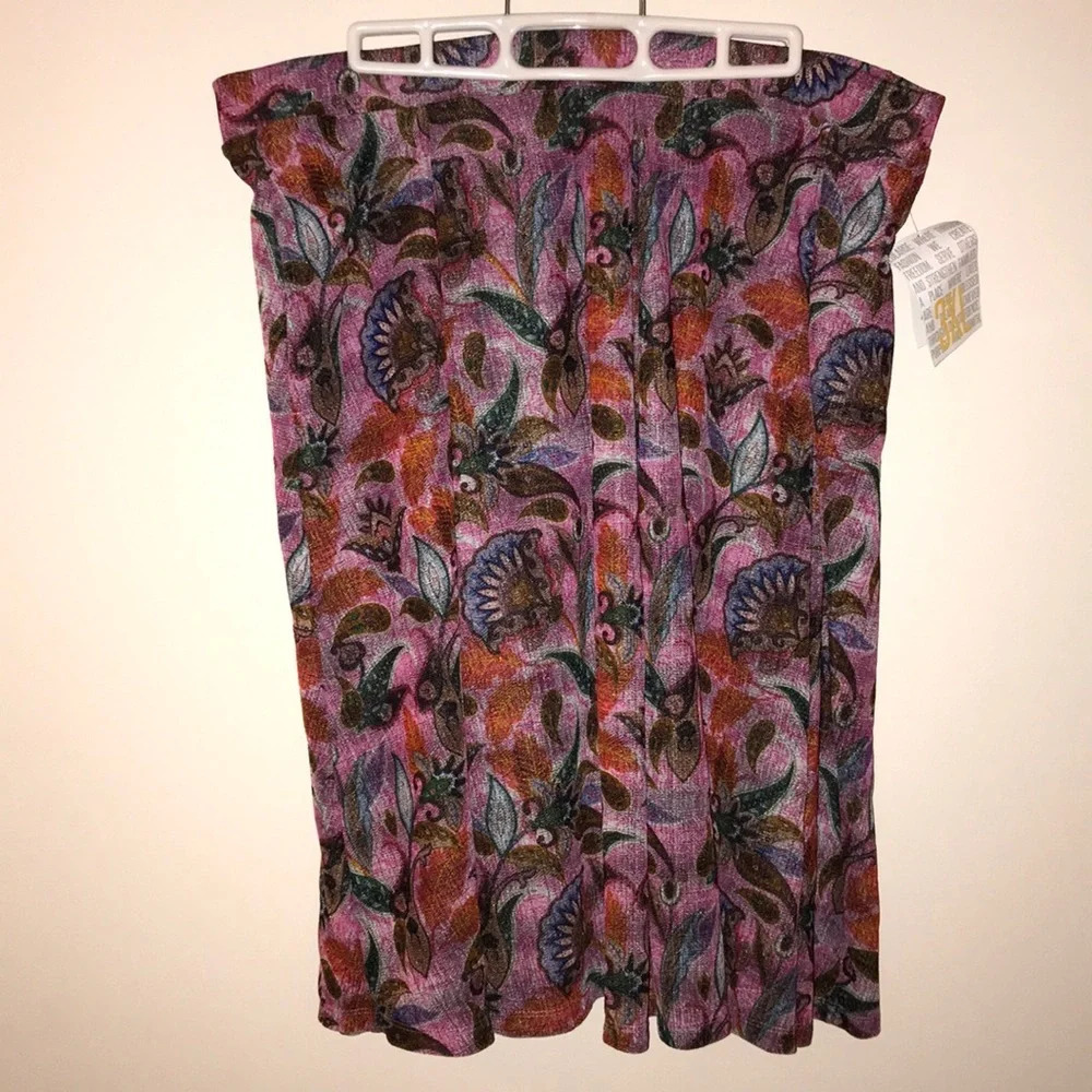 NWT Madison Floral Skirt